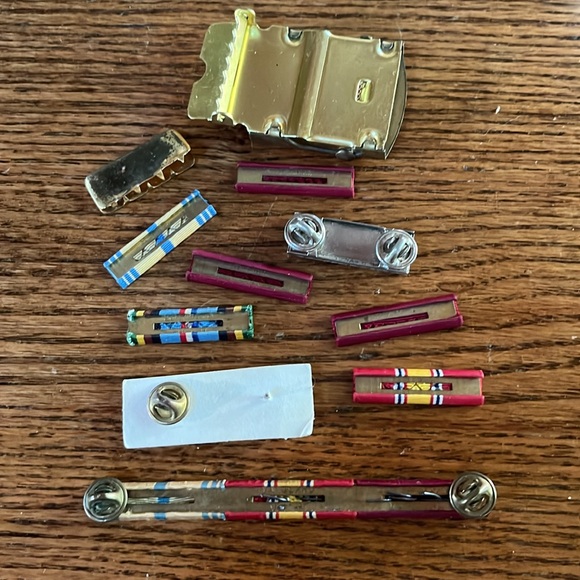 Vintage United States Navy medal and stripes - Picture 4 of 8